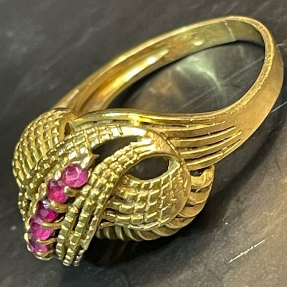 18k Solid Gold and Ruby Ring - Picture 2 of 5